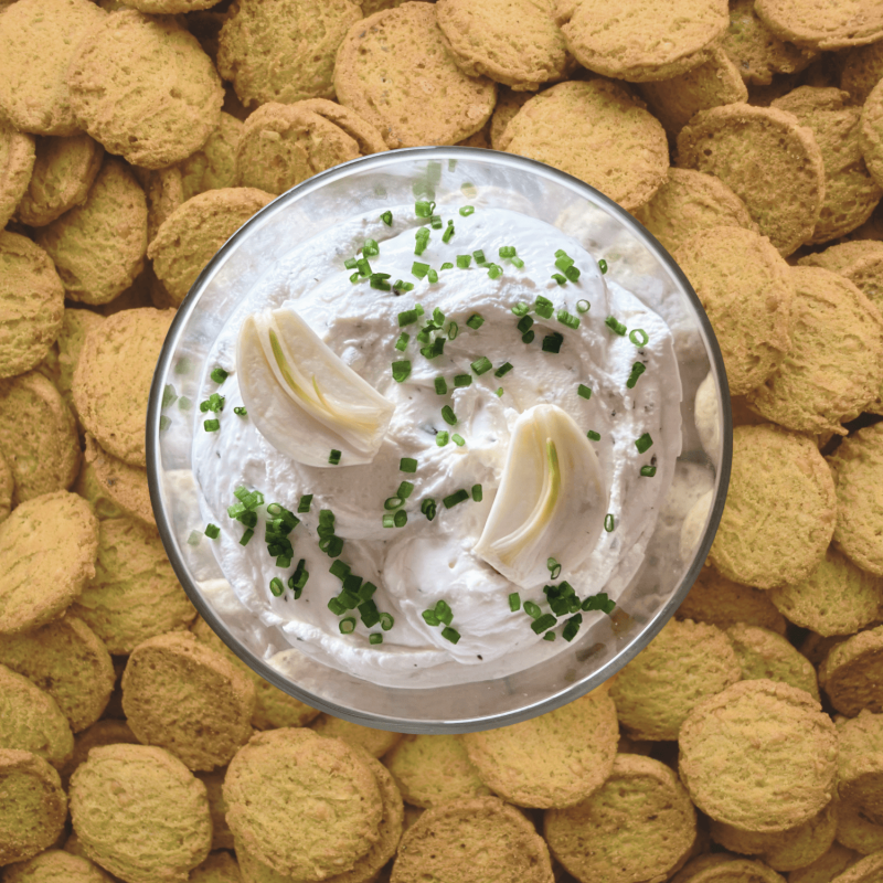 Mini cookies au fromage frais, ail et fines herbes Mini cookies au fromage frais, ail et fines herbes